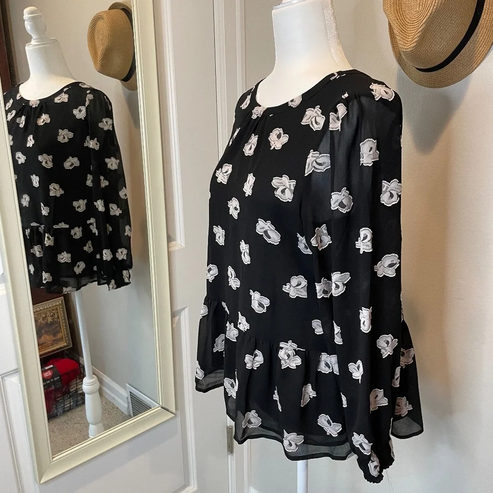 Loft Black and Off-White Ruffle-Bottom Top - PM - Picture 3 of 14